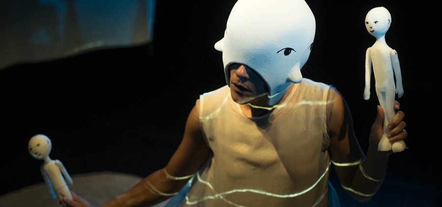 RED CLOUD MARIONETAS©TMB2026