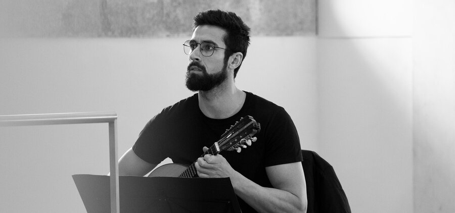 EM FORMA DE PERA