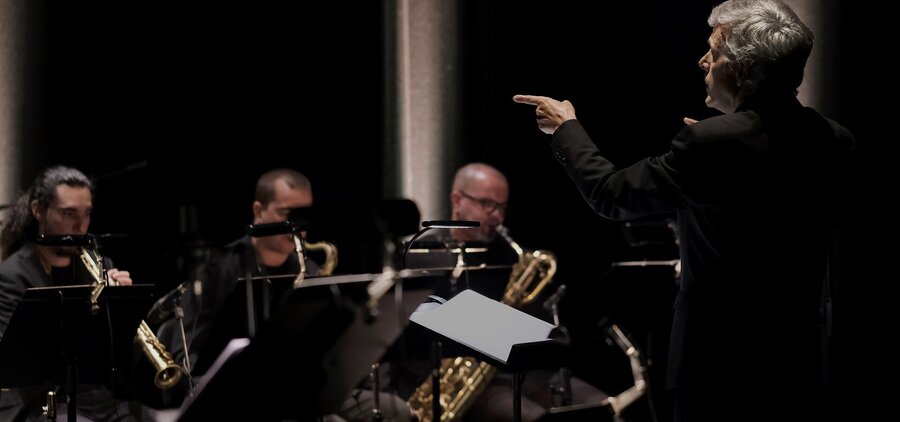 ORQUESTRA DE JAZZ DO HOT CLUBE DE PORTUGAL ORQUESTRA DE JAZZ DO HOT CLUBE DE PORTUGAL _ ph© Pedro...